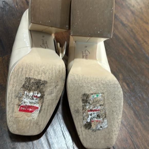 Mary Jane Khiara Shiny Textured Cream Platform Patent Leather Block Heels - Picture 12 of 16